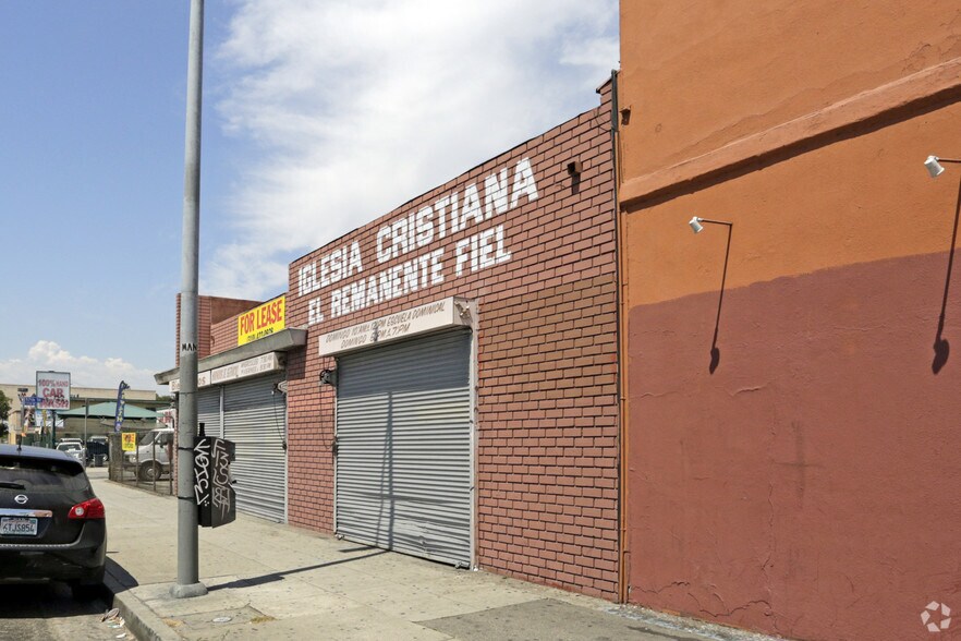 More Photos Of 5700 S Western Ave, Los Angeles Freestanding For Lease
