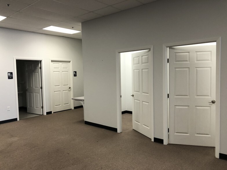 More Photos Of 4450 S Sam Houston Pky, Houston Unknown For Lease