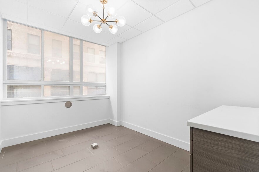 More Photos Of 1528 Walnut St, Philadelphia Office For Lease