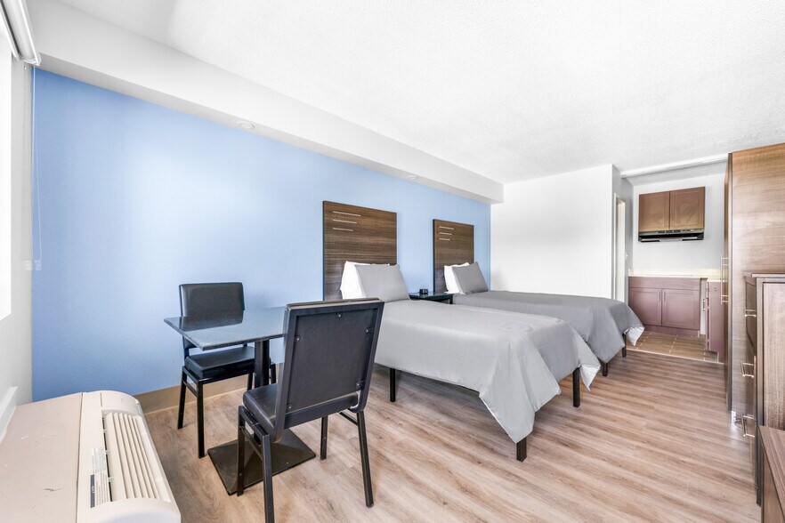 More Photos Of 5101 Messer Airport Hwy, Birmingham Hotel For Sale