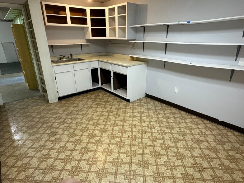 More Photos Of 2458 I 70 Business Loop, Grand Junction Service For Lease