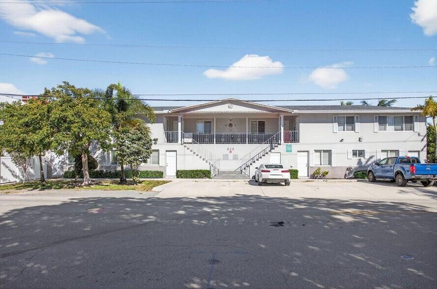 More Photos Of 825 NE 6th St, Fort Lauderdale Apartments For Sale