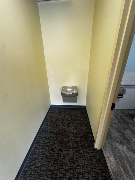 More Photos Of 1545 Ocean Ave, Bohemia Warehouse For Lease