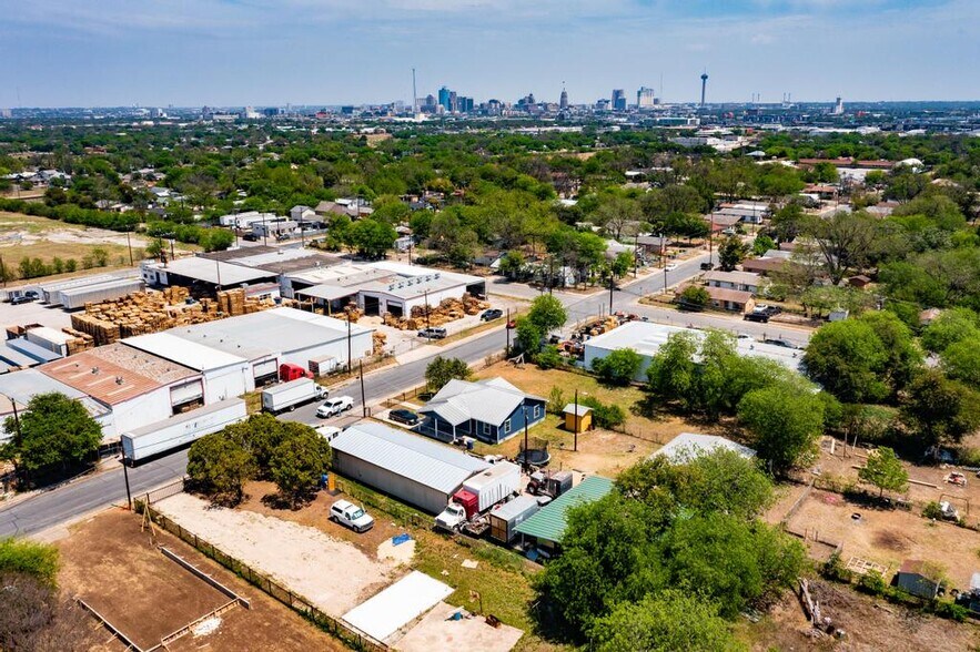 More Photos Of 514 Merida St, San Antonio Land For Lease