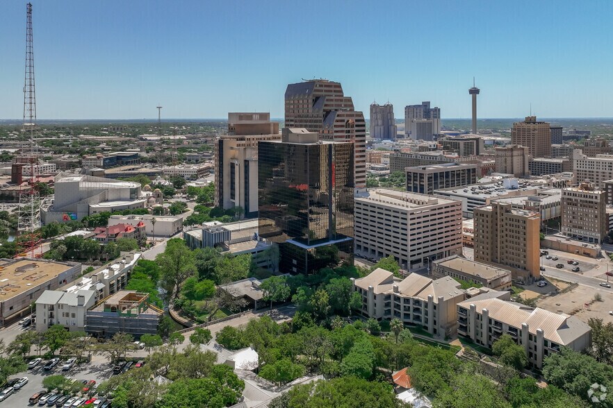 More Photos Of 700 N Saint Marys St, San Antonio Coworking Space