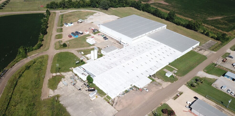 More Photos Of 706 James Hargrove St, Greenwood Manufacturing For Lease