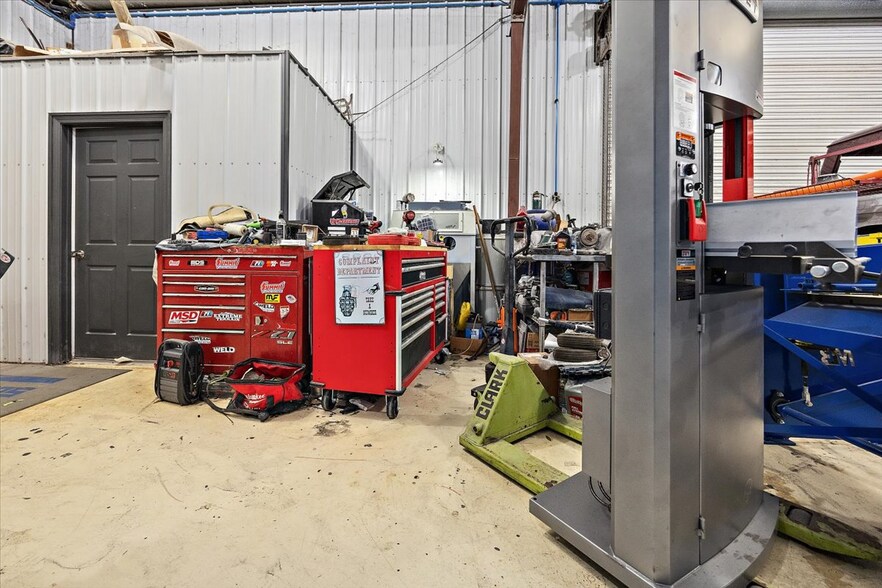 More Photos Of 474379 E 200 Sr, Fernandina Beach Auto Repair For Sale