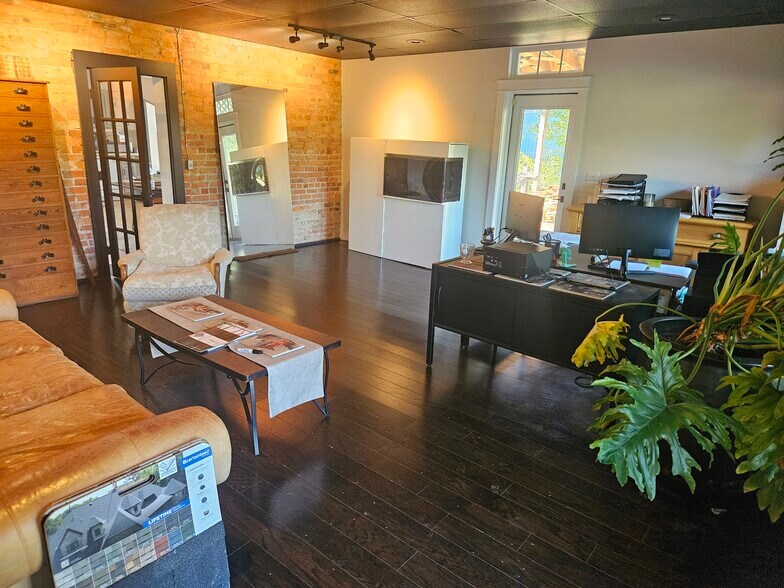 More Photos Of 5520 Old Haywood Rd, Mills River Self Storage For Lease