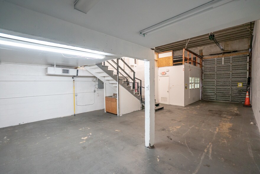 More Photos Of 363-367 NE 61st St, Miami Loft Creative Space For Lease