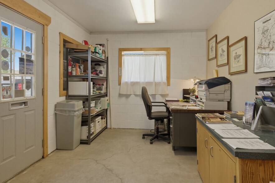 More Photos Of 84594 Carlon Ln, Summer Lake Trailer Camper Park For Sale