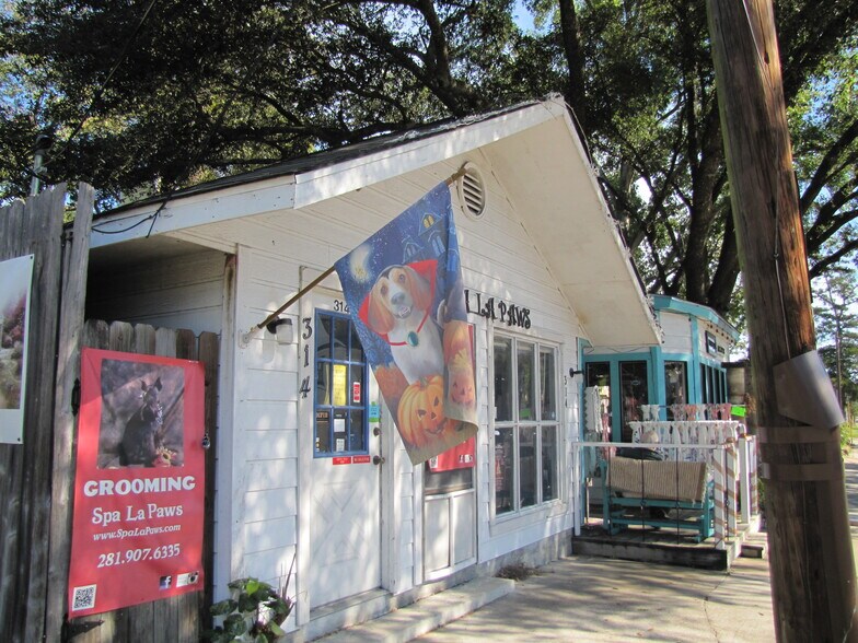 More Photos Of 310 Main St, Spring Specialty For Sale