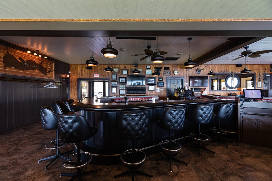 More Photos Of 380 S Lawson Dr, Green Lake Restaurant For Sale