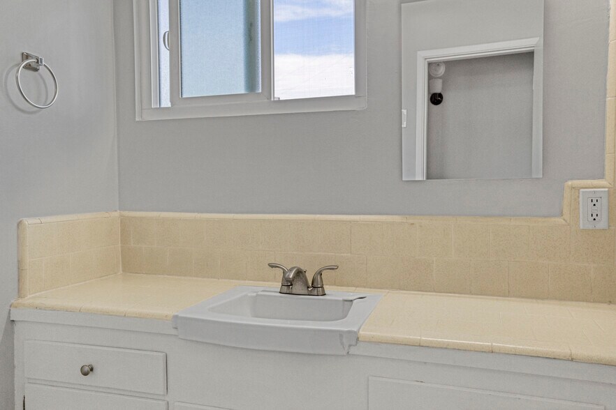 More Photos Of 12256 Riverside Dr, Valley Village Apartments For Sale