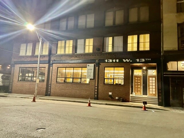 More Photos Of 1311 W 13th St, Kansas City Office For Sale