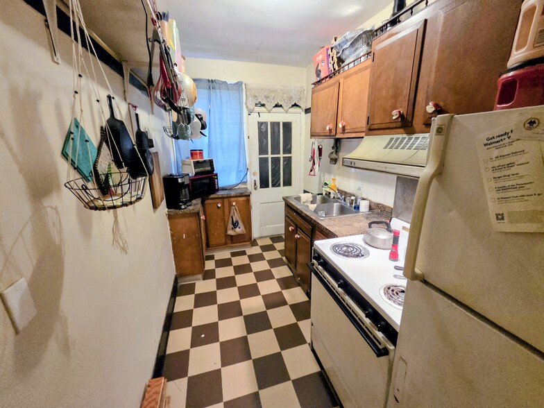 More Photos Of 1611 Franklin Ave, Charleston Apartments For Sale