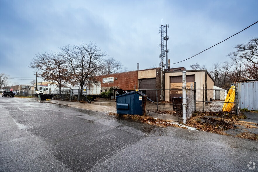 More Photos Of 501 Broadway, West Babylon Manufacturing For Sale
