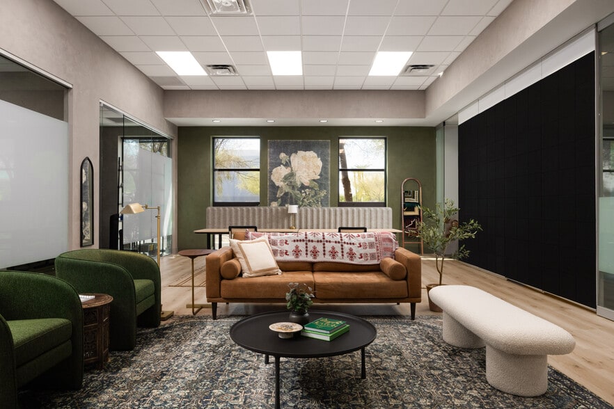 More Photos Of 4505 E Broadway Rd, Phoenix Light Manufacturing For Sale