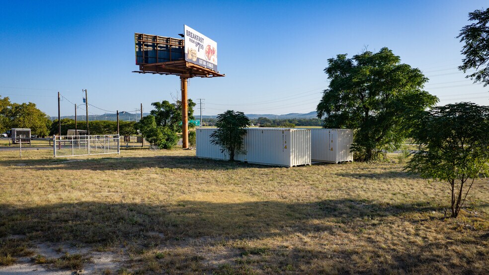More Photos Of 3 Holiday Rd, Comfort Land For Lease