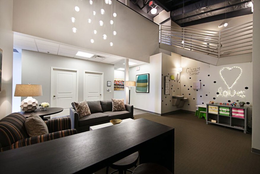 More Photos Of 2045 S Vineyard, Mesa Office For Sale