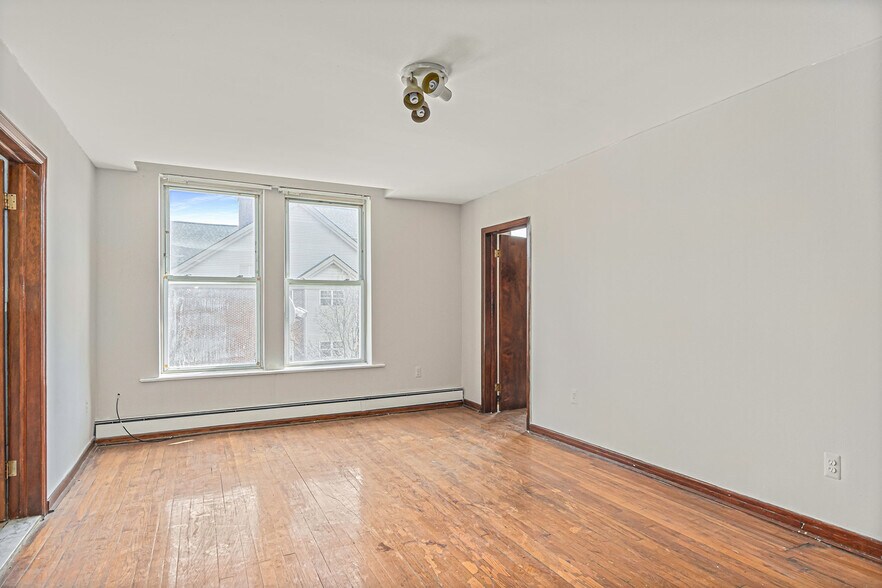 More Photos Of 2627 John R St, Detroit Apartments For Sale