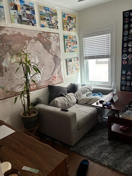 More Photos Of 35 17th St, Hermosa Beach Apartments For Sale