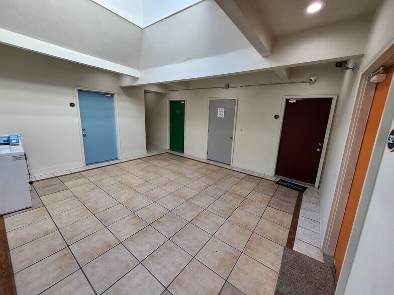 More Photos Of 1336-1344 Portage St, Kalamazoo Apartments For Sale