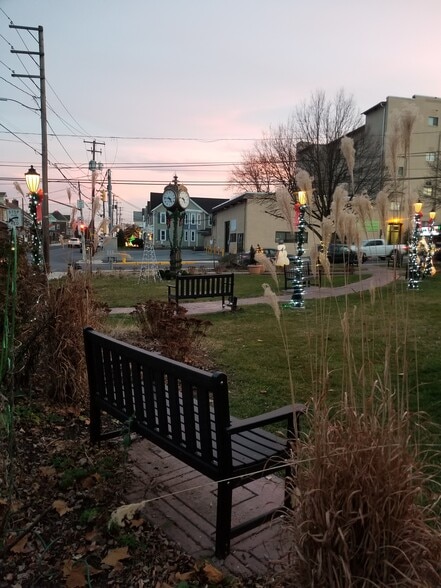 More Photos Of 52 N 2nd St, Coplay Flex For Lease