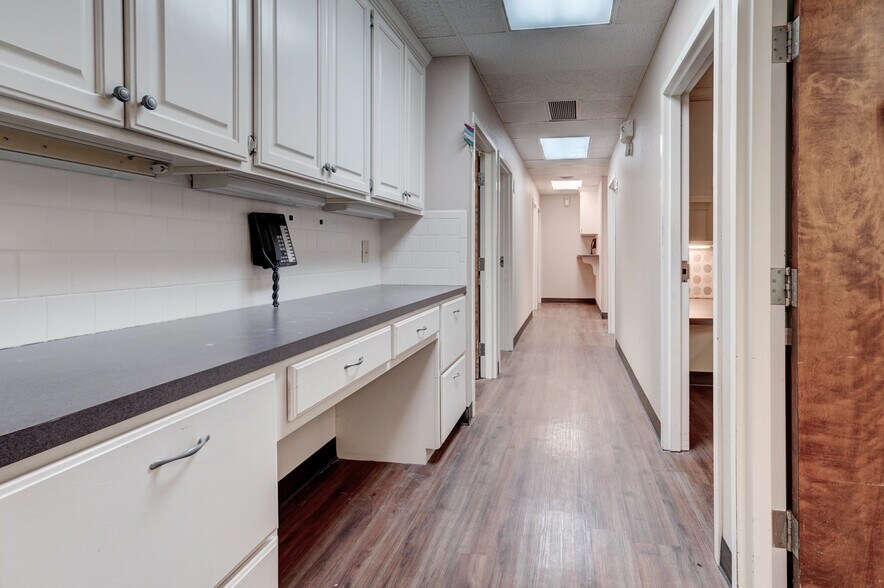 More Photos Of 3100 S Elm Pl, Broken Arrow Medical For Lease