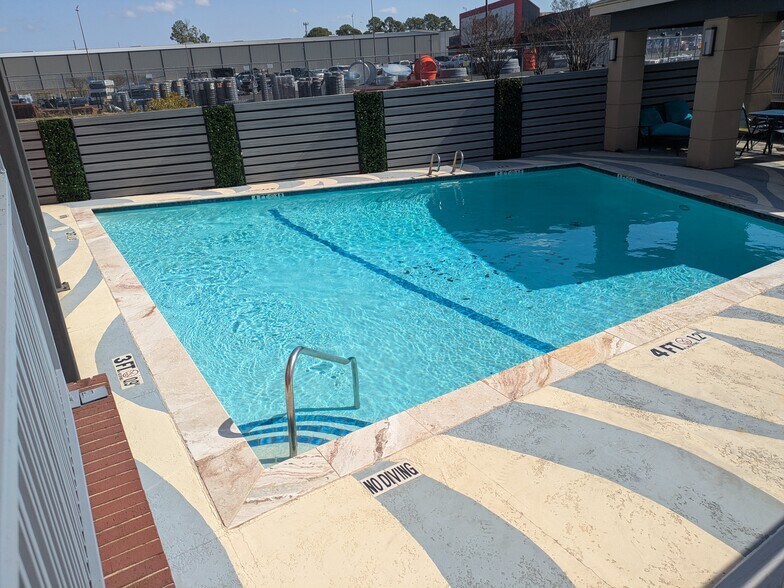 More Photos Of 3100 W Northwest Loop 323, Tyler Hotel For Sale