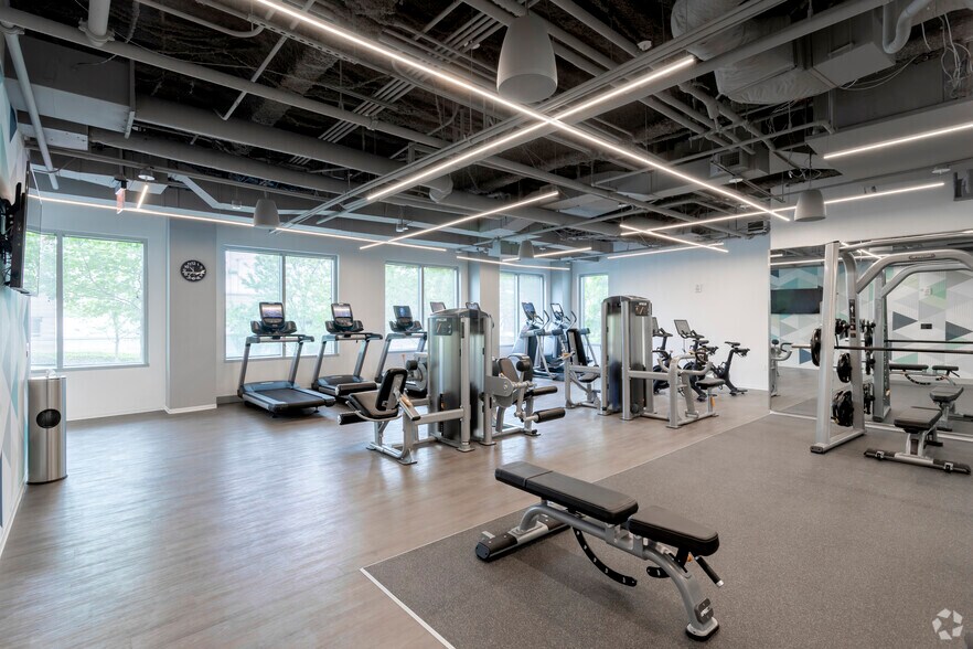 More Photos Of 7901 Jones Branch Dr, McLean Office For Lease