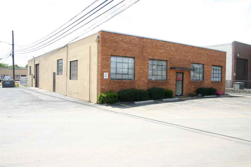 Primary Photo Of 61 Voorhis Ln, Hackensack Warehouse For Lease