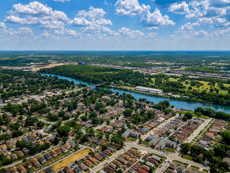 More Photos Of 1025-1049 W Vermont St, Calumet Park Apartments For Sale