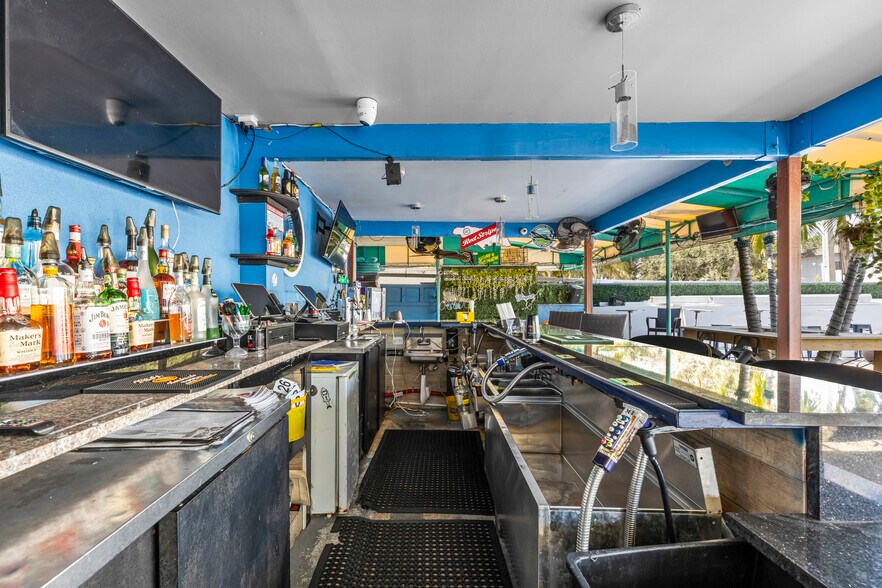 More Photos Of 502-504 Lucerne Ave, Lake Worth Restaurant For Lease