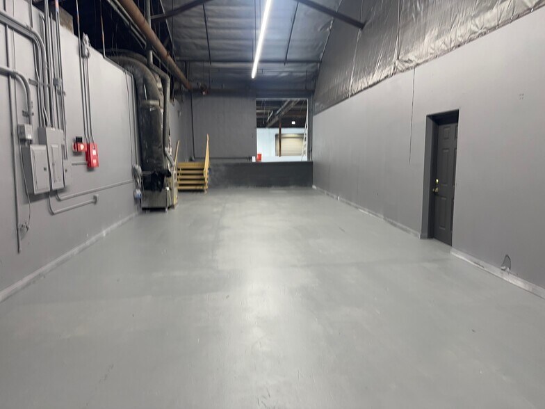 More Photos Of 2529 Chambers St, Vernon Warehouse For Lease