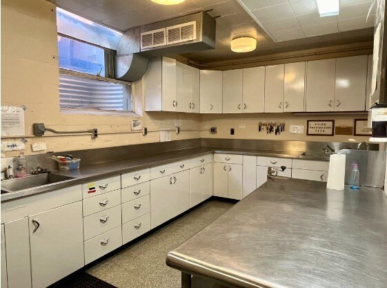 More Photos Of 6443 Merriman Rd, Garden City Religious Facility For Lease