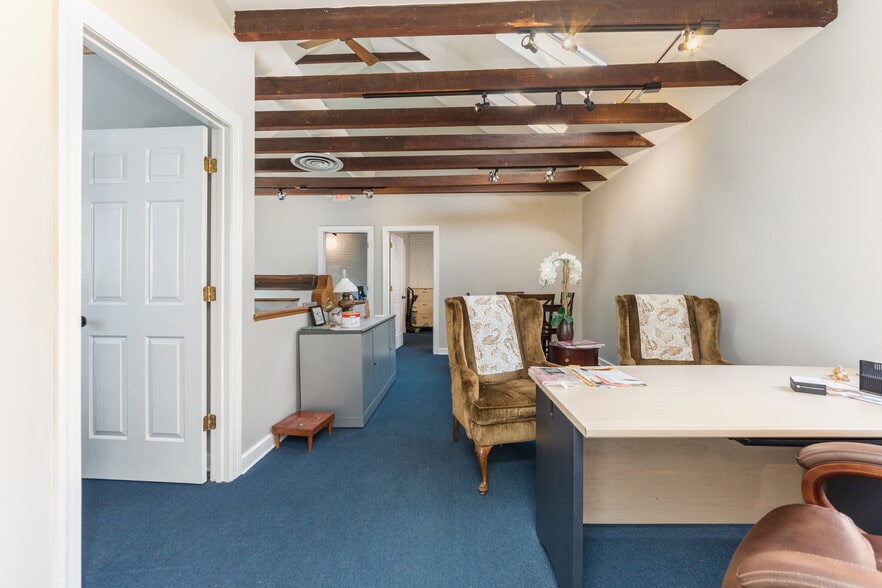 More Photos Of 1011 Charles St, Fredericksburg Loft Creative Space For Lease