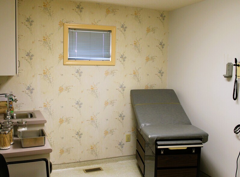 More Photos Of 280 General Daniel Ave N, Danielsville Medical For Lease