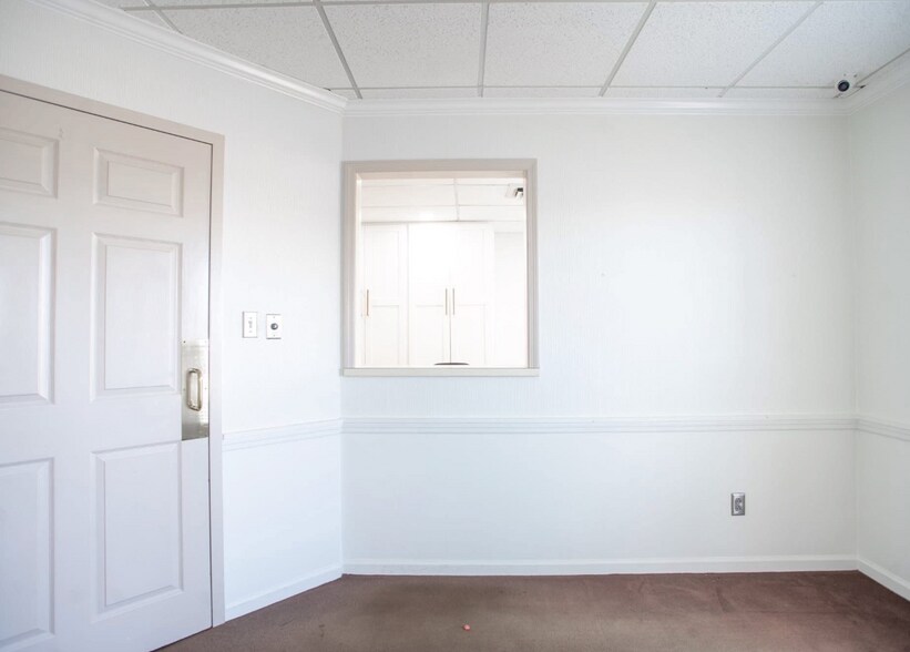 More Photos Of 1127 Leighton Ave, Anniston Medical For Sale