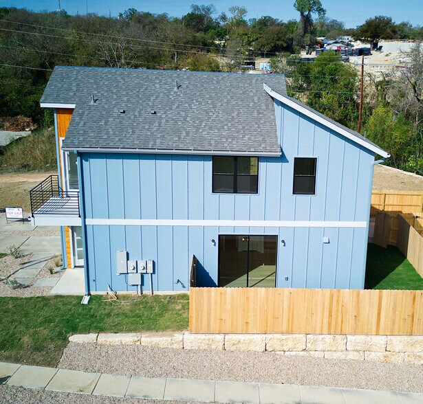 More Photos Of 2608 Bristol Dr, Austin Multifamily For Sale