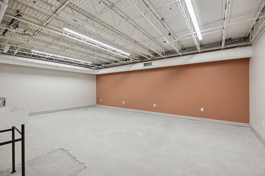 More Photos Of 6412-6420 Nicollet Ave, Richfield Freestanding For Lease
