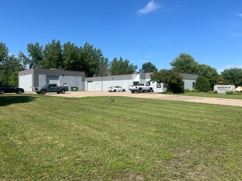 More Photos Of 2161 NE 107th Ln, Blaine Manufacturing For Sale