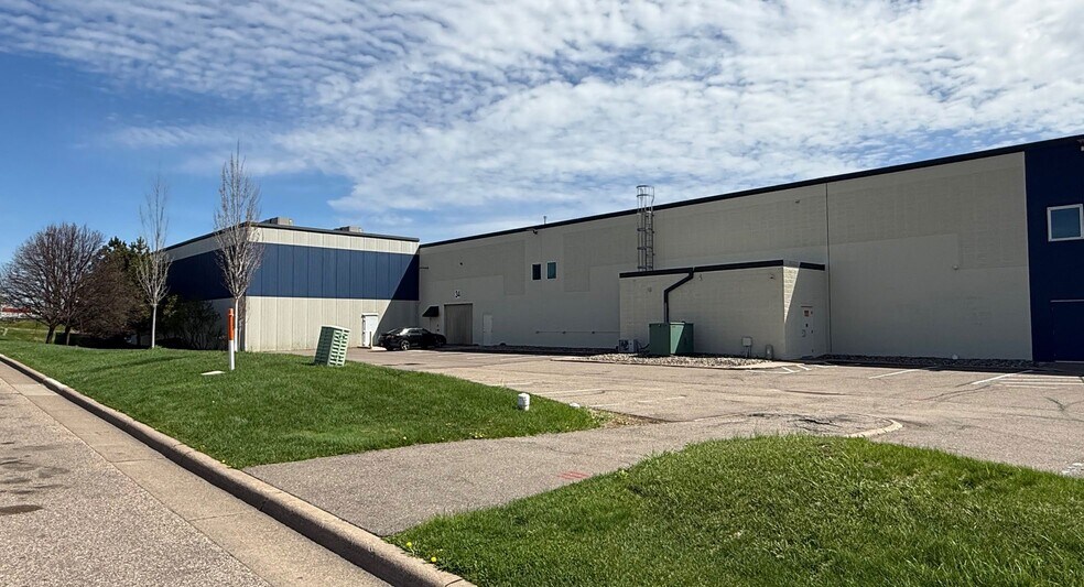 More Photos Of 1140 Gervais Ave, Maplewood Warehouse For Lease