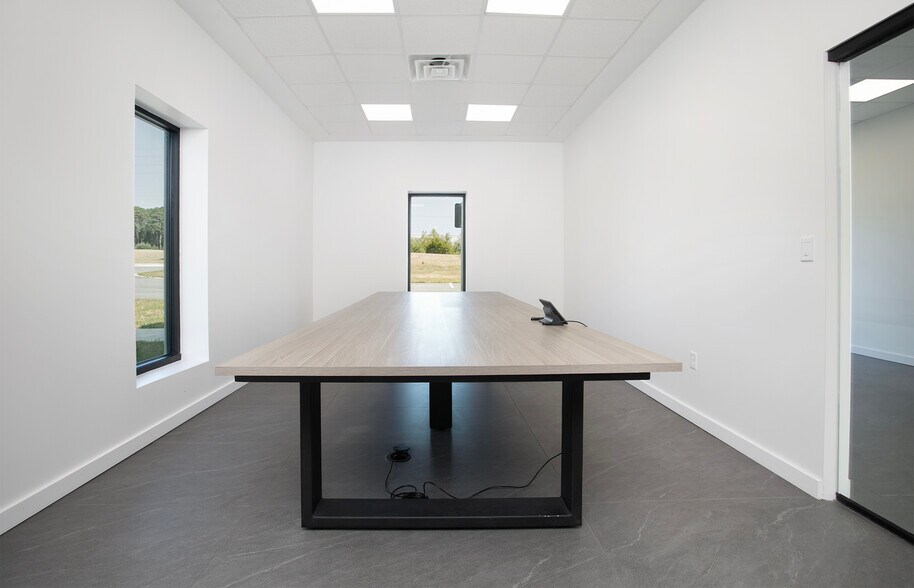 More Photos Of 2302 Neiman Marcus Pky, Longview Industrial For Sale