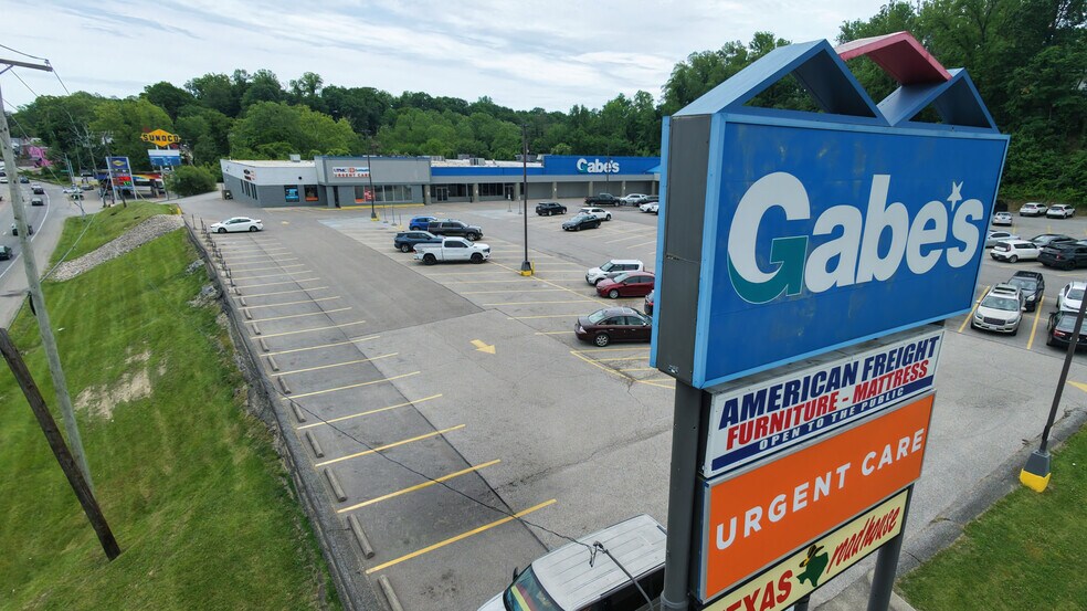 More Photos Of 3110-3120 US-60, Huntington Freestanding For Lease