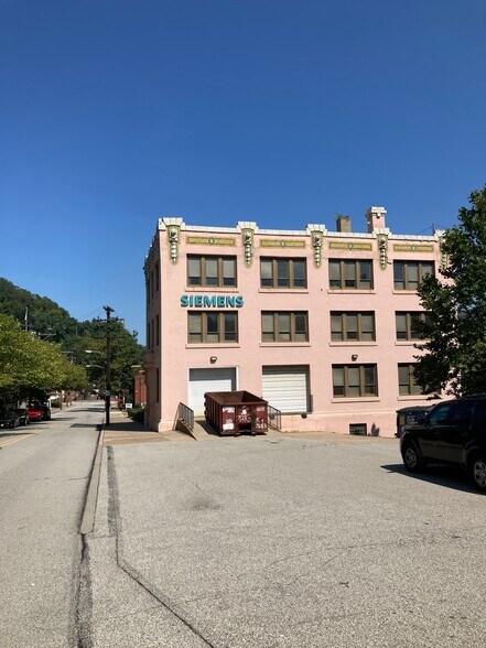 More Photos Of 664 Linden Ave, East Pittsburgh Flex For Sale