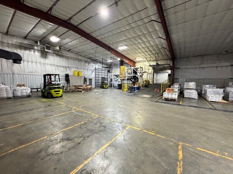 More Photos Of 520 5th St S, Breckenridge Warehouse For Lease