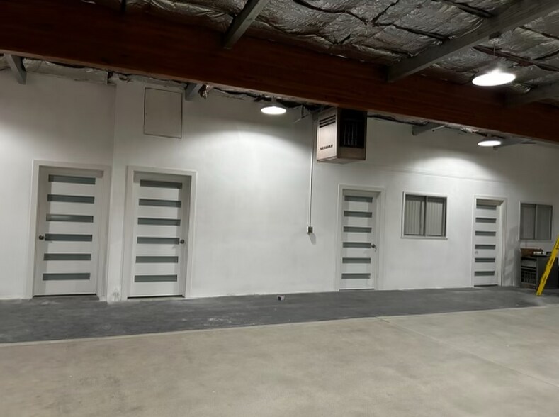 More Photos Of 526-526 W Monterey Ave, Pomona Manufacturing For Sale