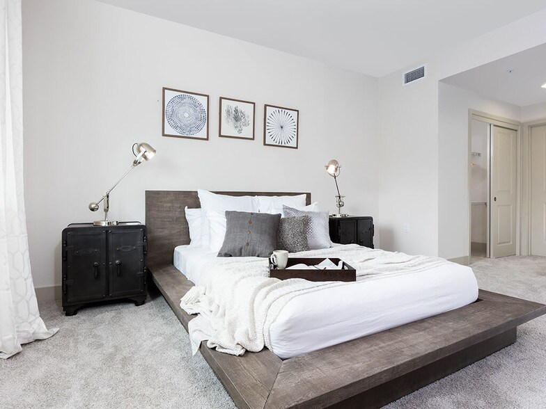 More Photos Of 1375-1411 Sycamore Ave, Hercules Unknown For Lease