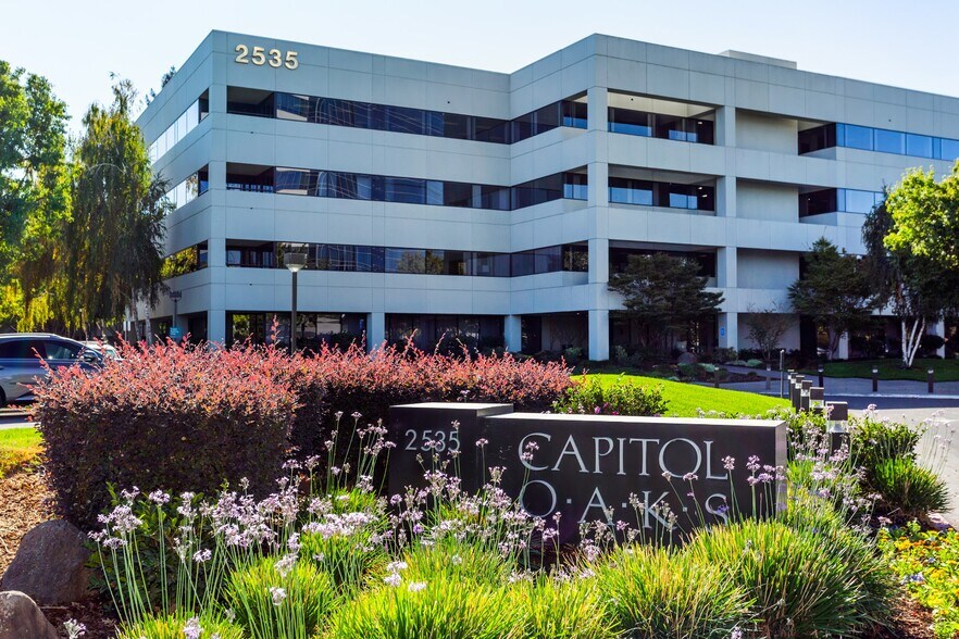 More Photos Of 2535 Capitol Oaks Dr, Sacramento Office For Lease