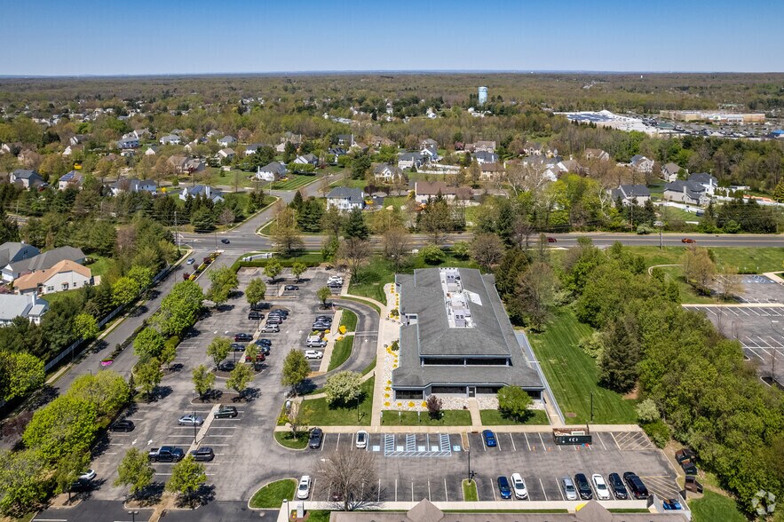 More Photos Of 500 Craig Rd, Manalapan Township Office For Lease